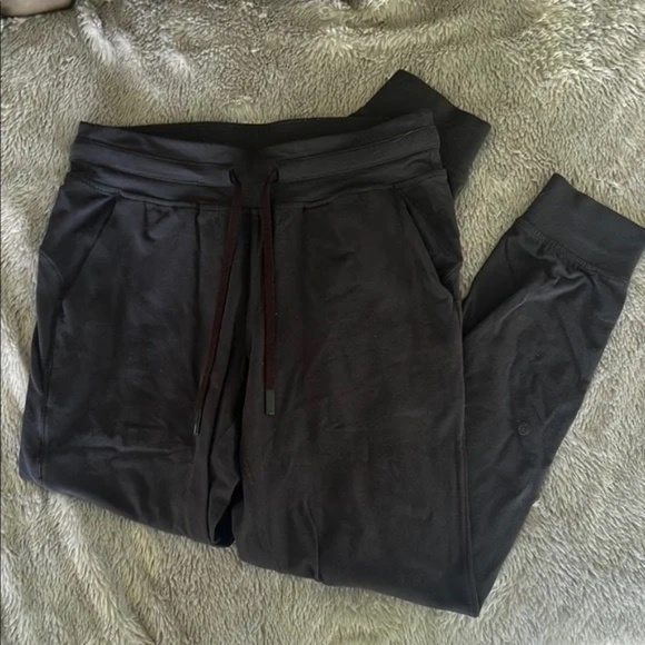 Black Lululemon Align Joggers size 8 - Picture 1 of 6